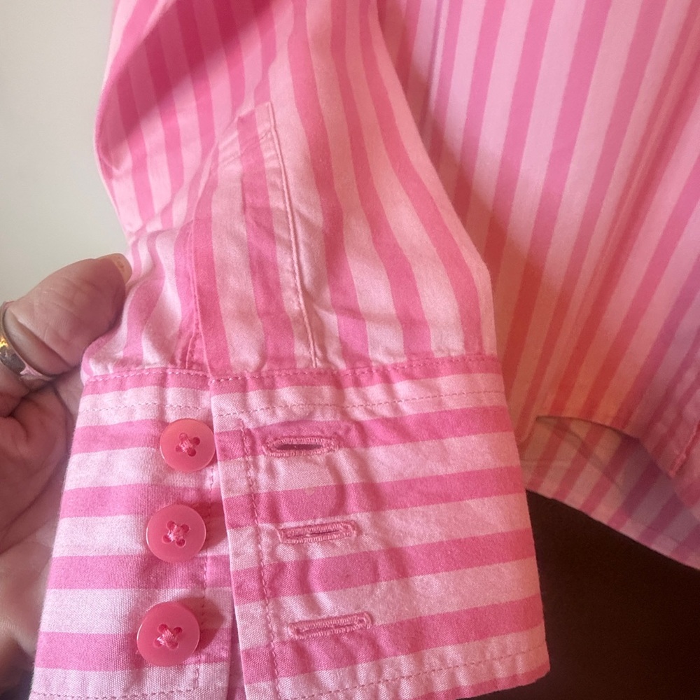 Willi Smith pink on pink striped 
blouse. 100%cotton pristine
Size medium - Picture 6 of 9